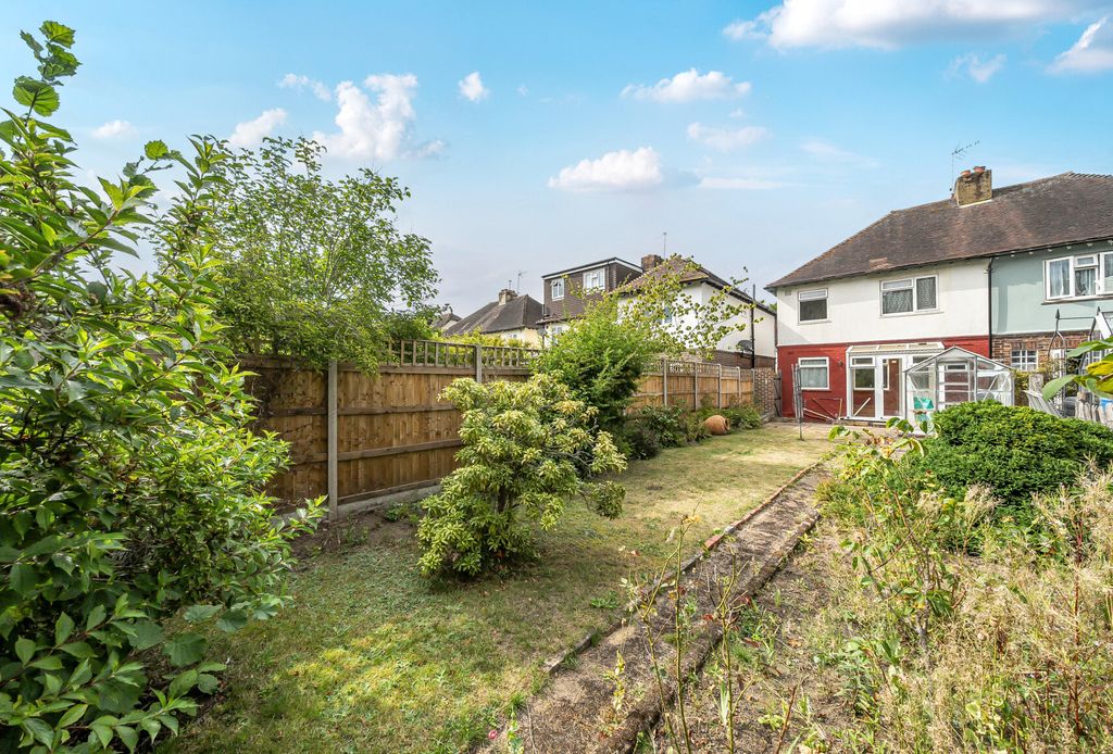 Property photo 3 of 11 1330820-12-68879E...