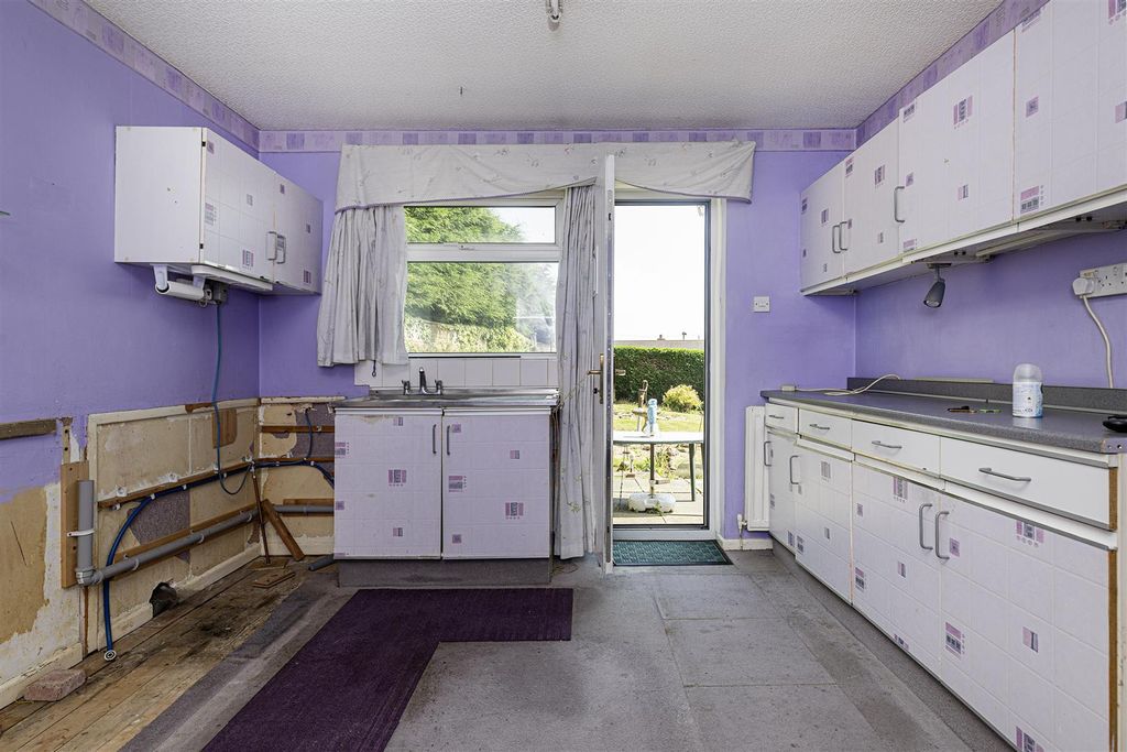 Property photo 2 of 27 Kitchen