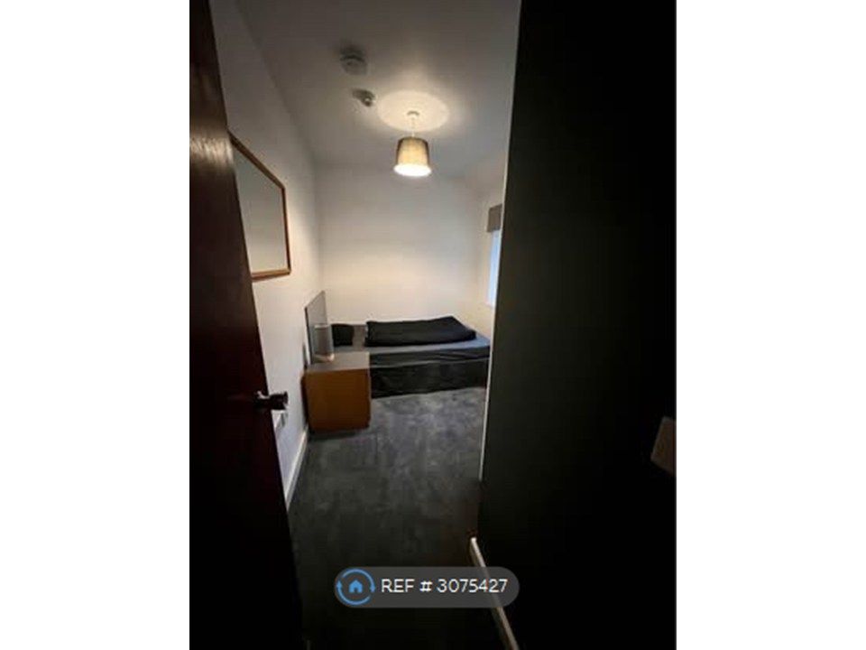 Property photo 3 of 8 New And Modern Furnishings