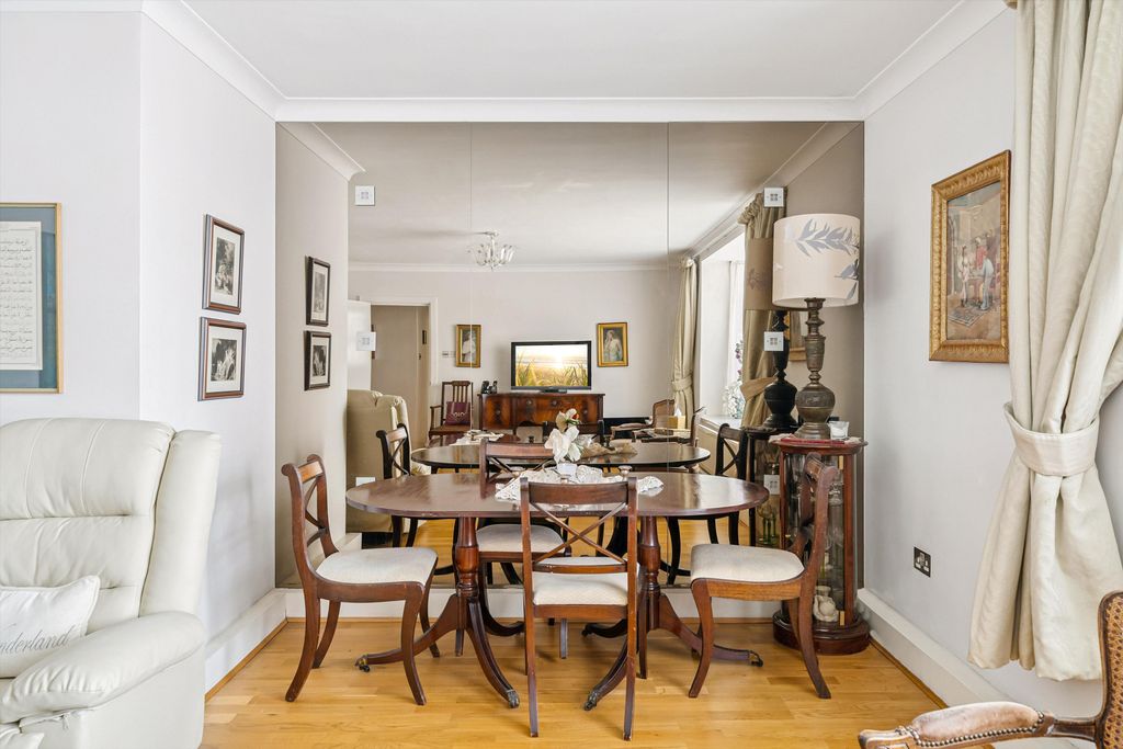 Property photo 2 of 12 Image