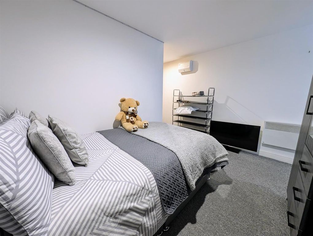 Property photo 3 of 7 Studio.Jpg
