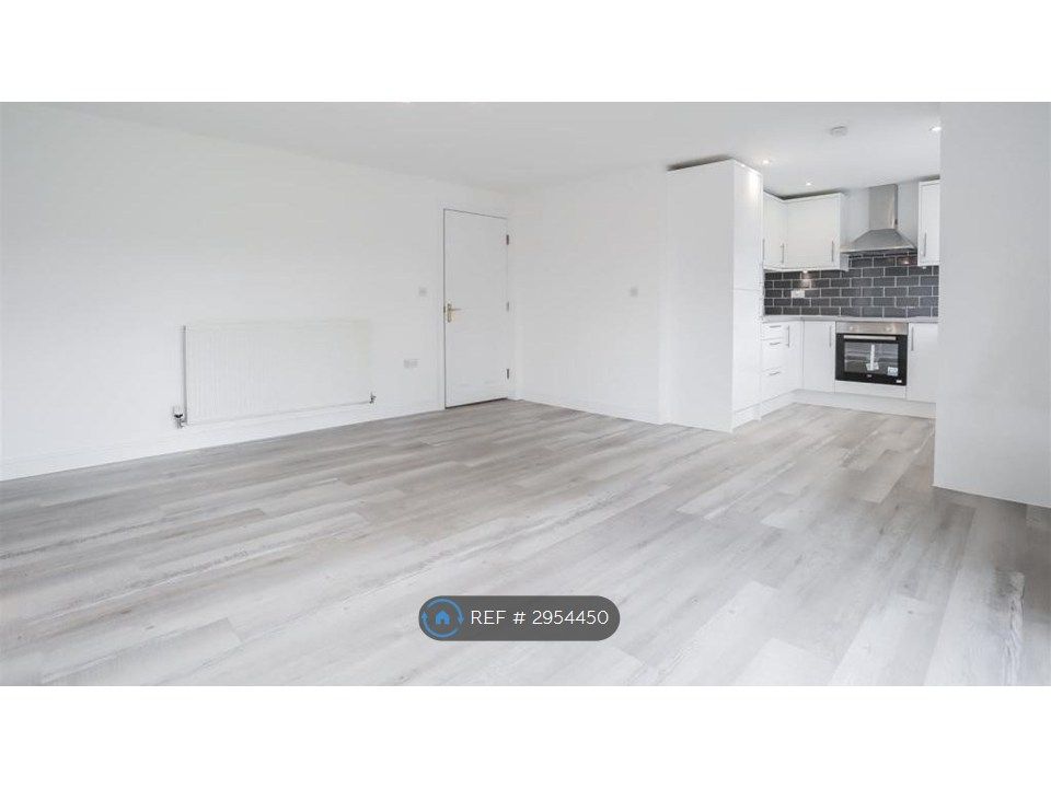 Property photo 1 of 12 Kitchen/Lounge