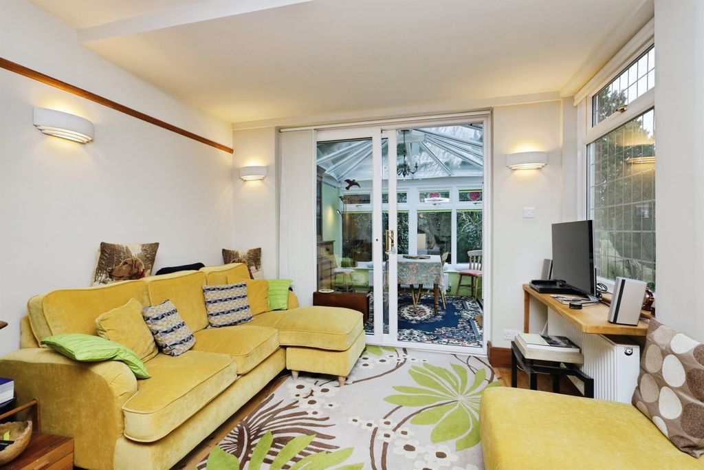 Property photo 3 of 28