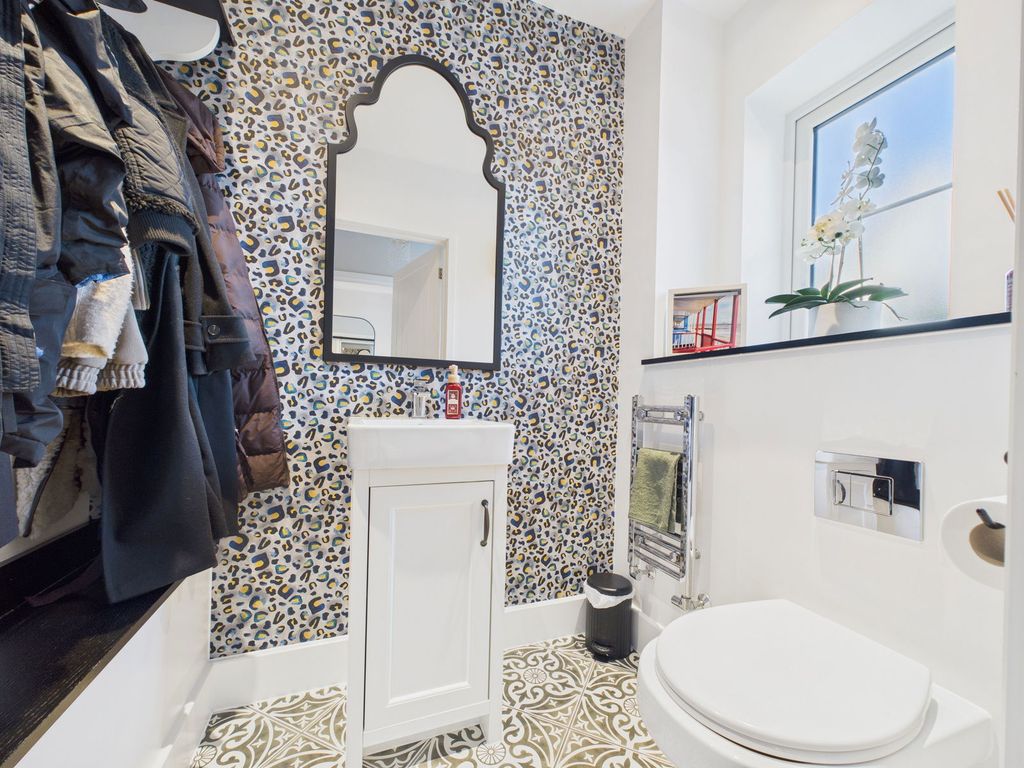 Property photo 2 of 25