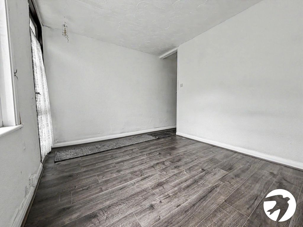 Property photo 2 of 15 Picture No. 13