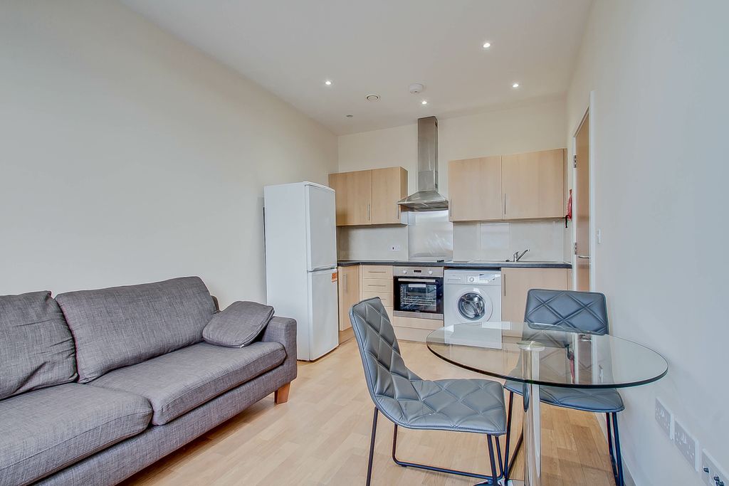 Property photo 2 of 10