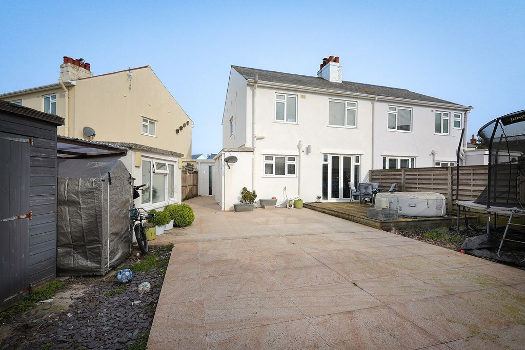 Property photo 1 of 18 Photo 0