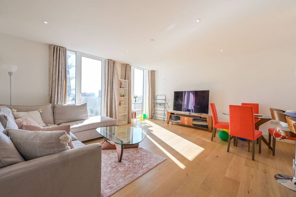 Property photo 2 of 11