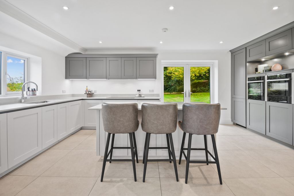 Property photo 3 of 30