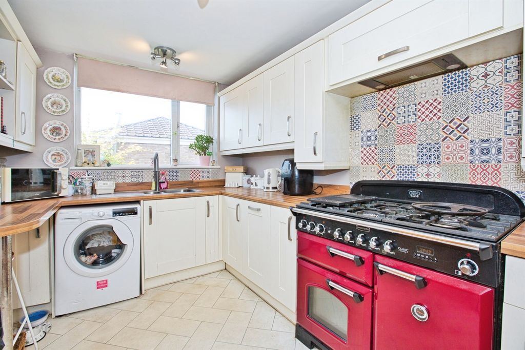 Property photo 2 of 17