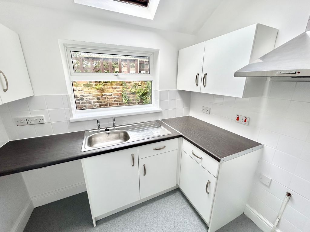 Property photo 2 of 7 Bedroom