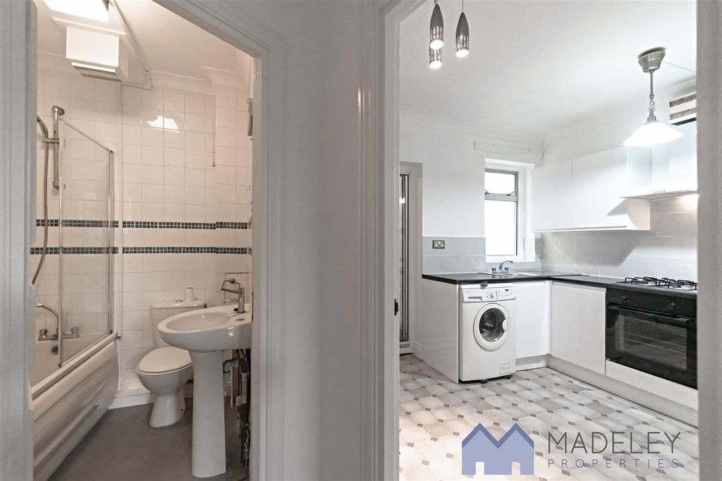 Property photo 2 of 12