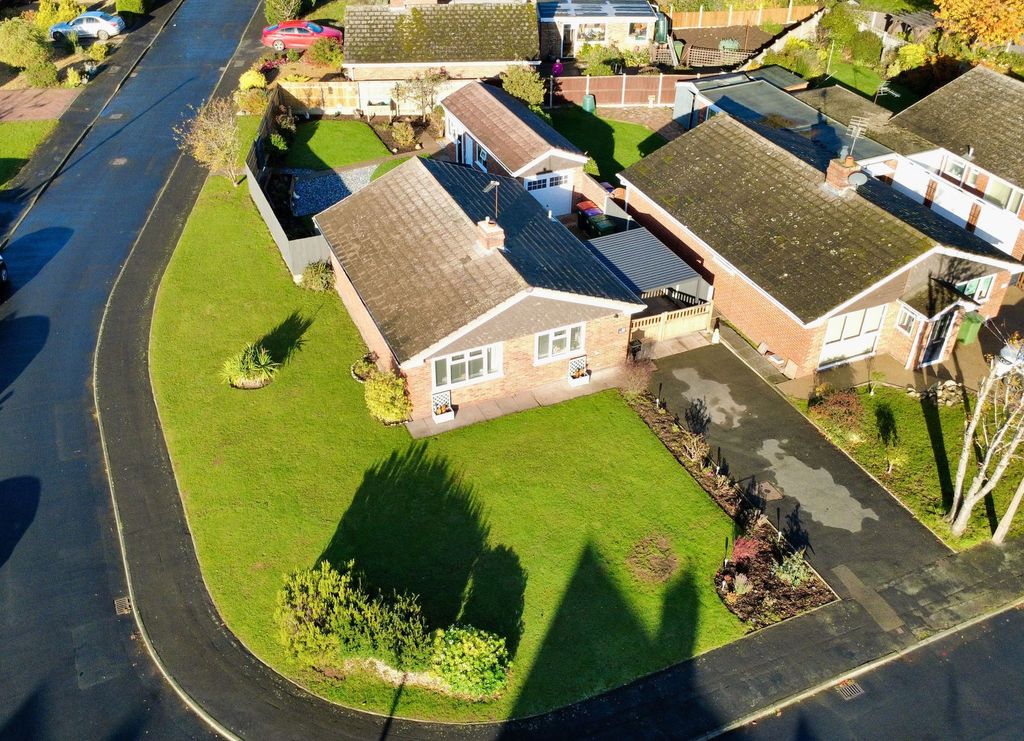 Property photo 1 of 28