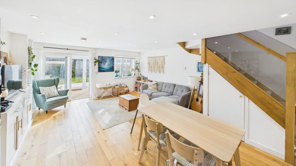 Property photo 3 of 13 Gallery