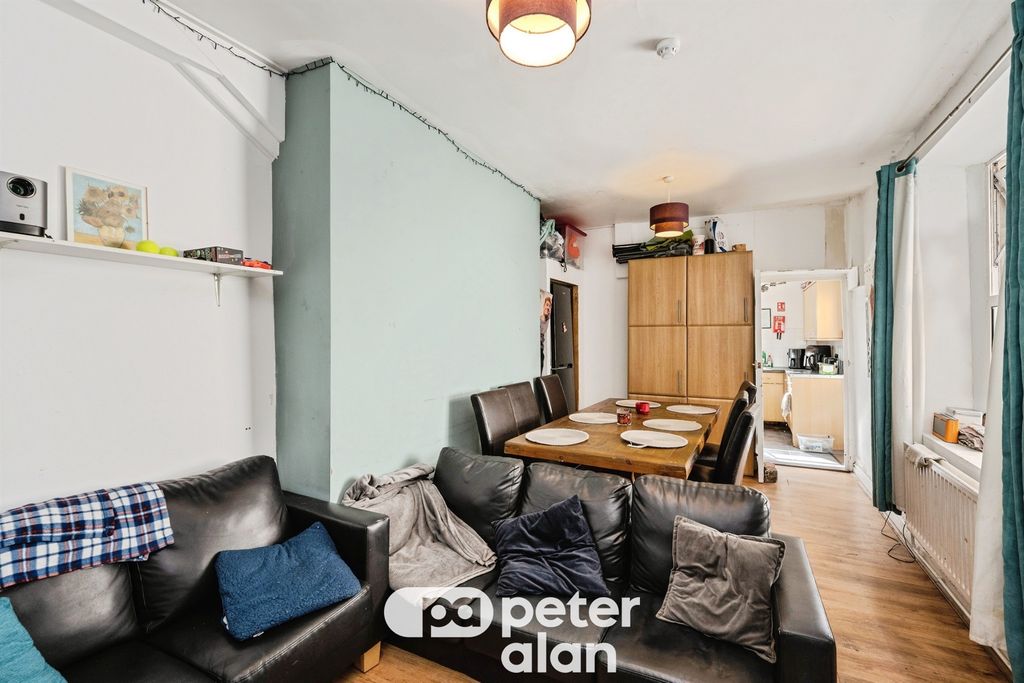 Property photo 3 of 14