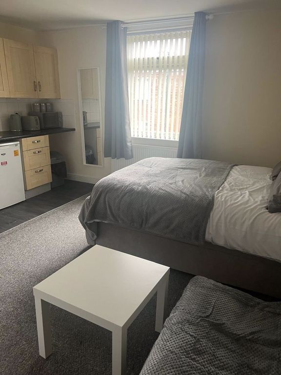 Property photo 3 of 8 Photo 8