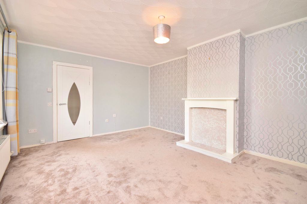 Property photo 3 of 32