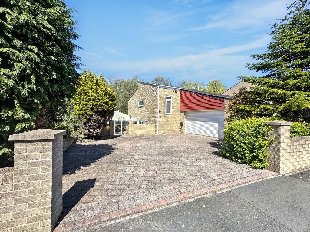 Property photo 1 of 30