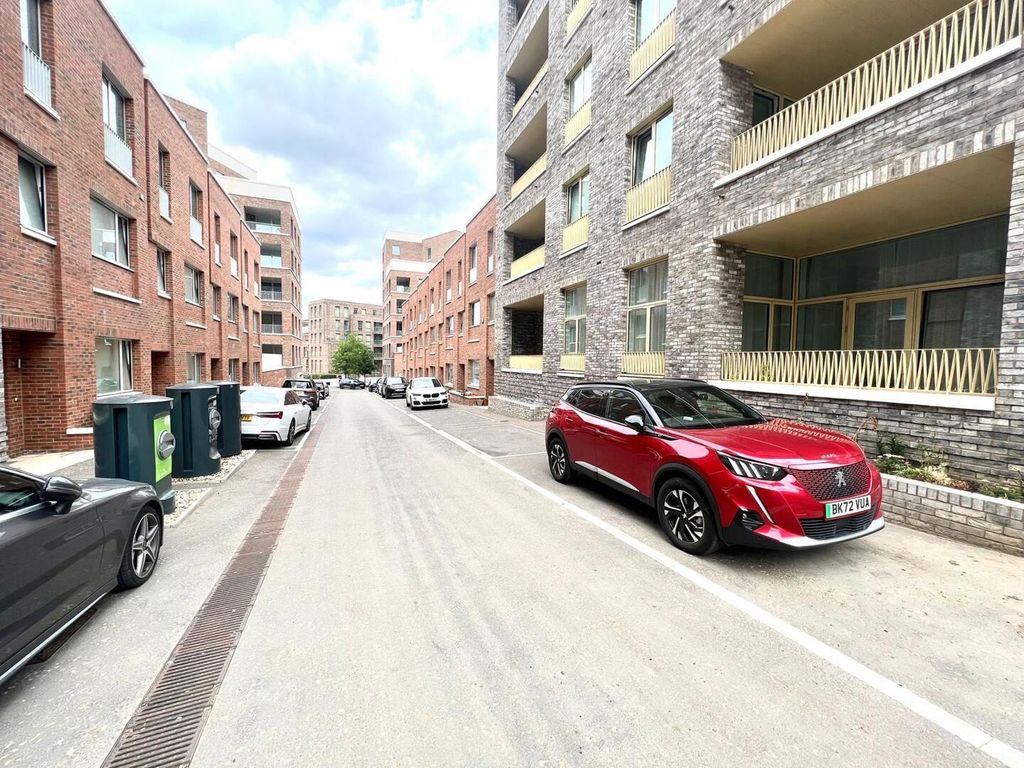 Property photo 1 of 17 Exterior