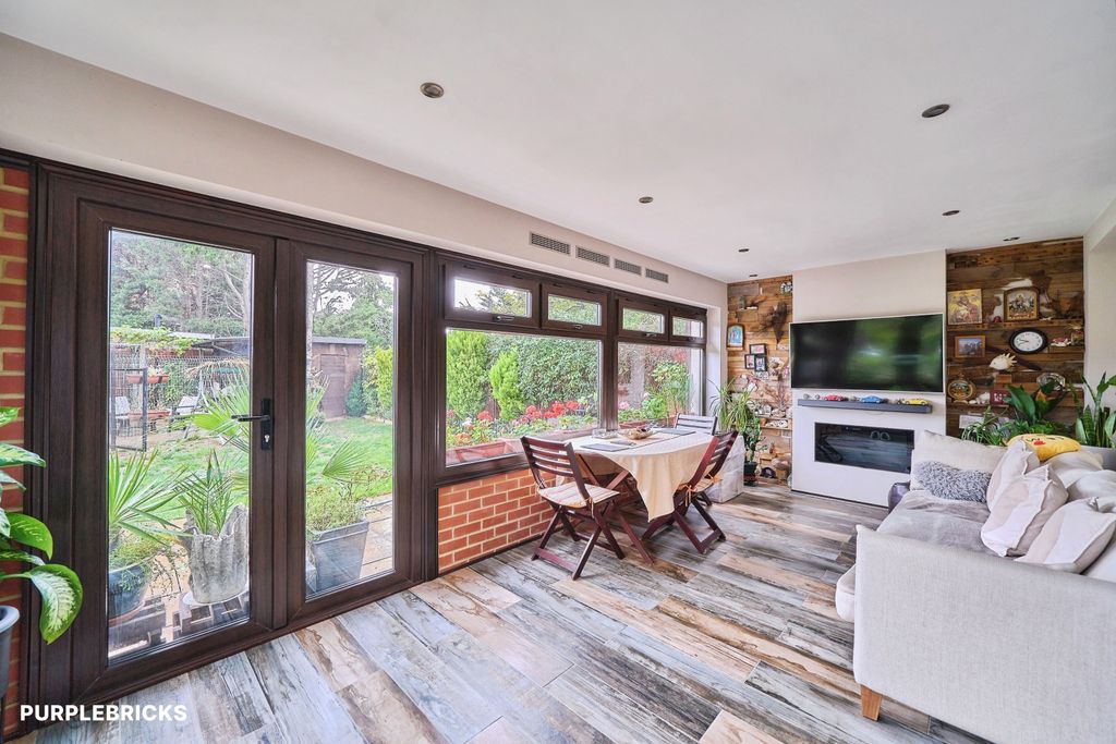Property photo 1 of 33
