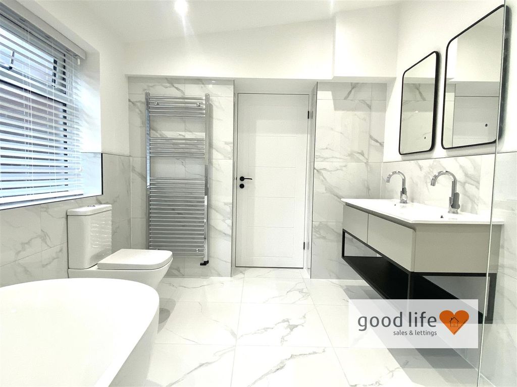 Property photo 3 of 32 20260212_150723700_Ios14Chatsworthstreet.Jpg