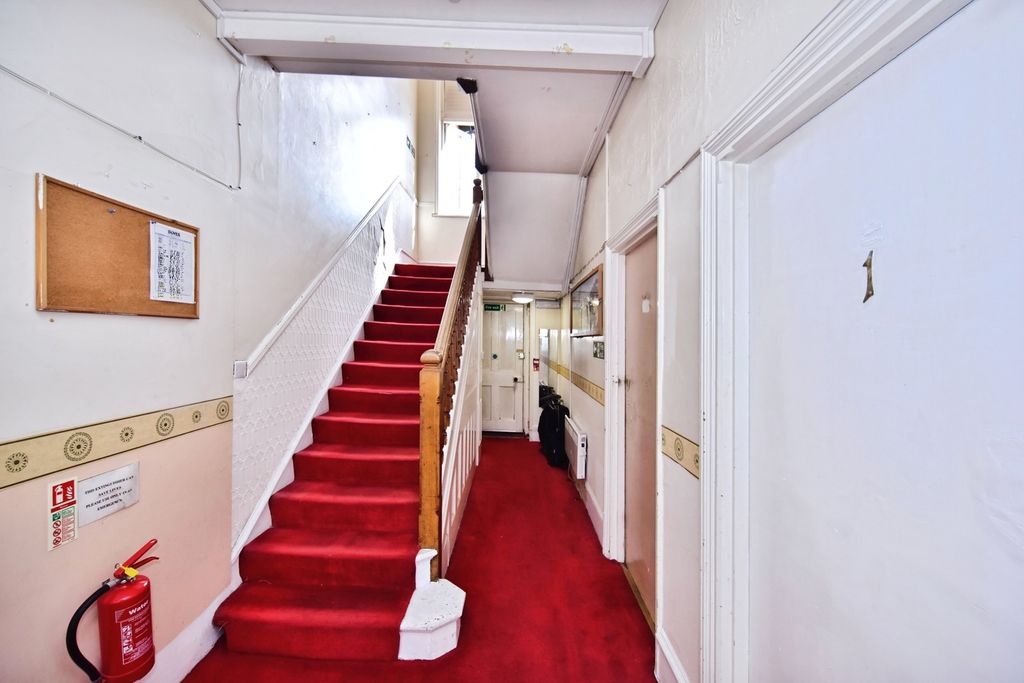 Property photo 2 of 18 Pbox-Img.Jpg