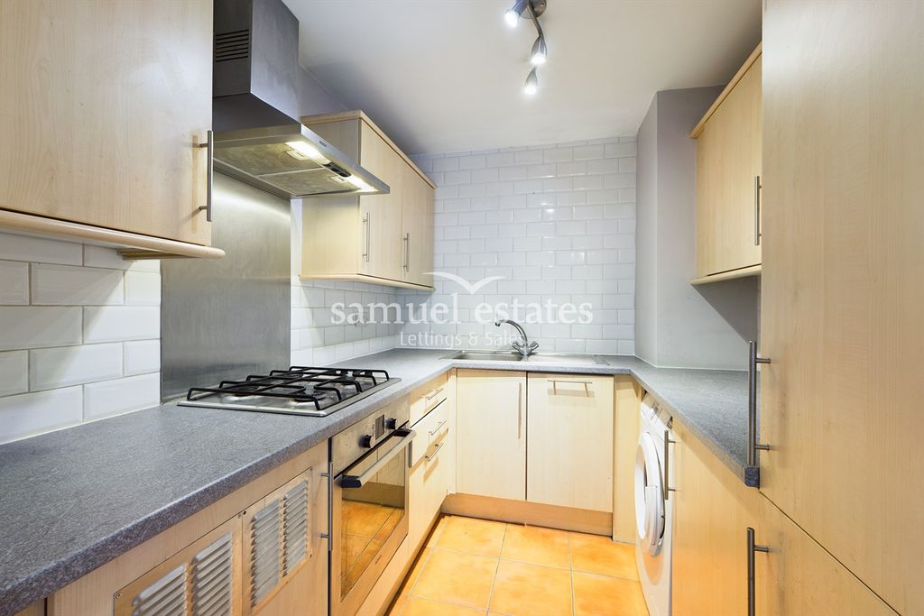 Property photo 2 of 10 Kitchen