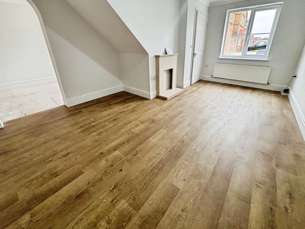 Property photo 3 of 14 Pbox-Img.Jpg