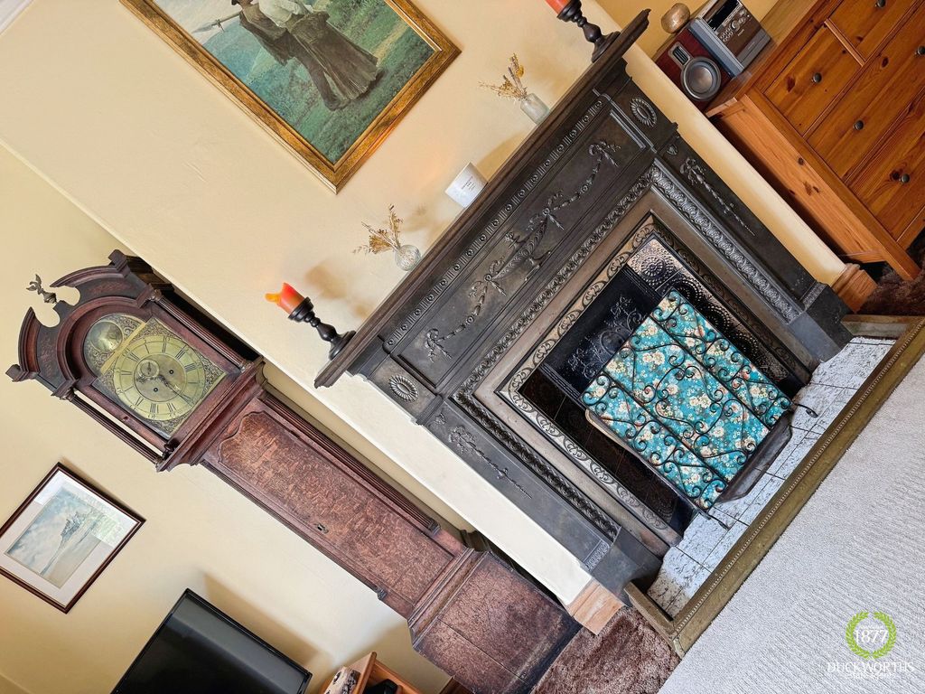 Property photo 3 of 31
