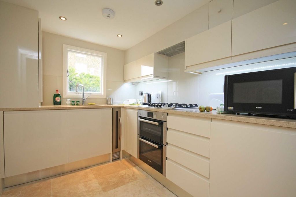 Property photo 3 of 5