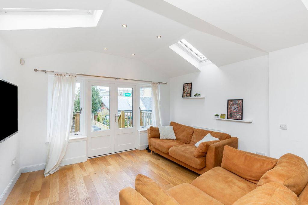 Property photo 2 of 24