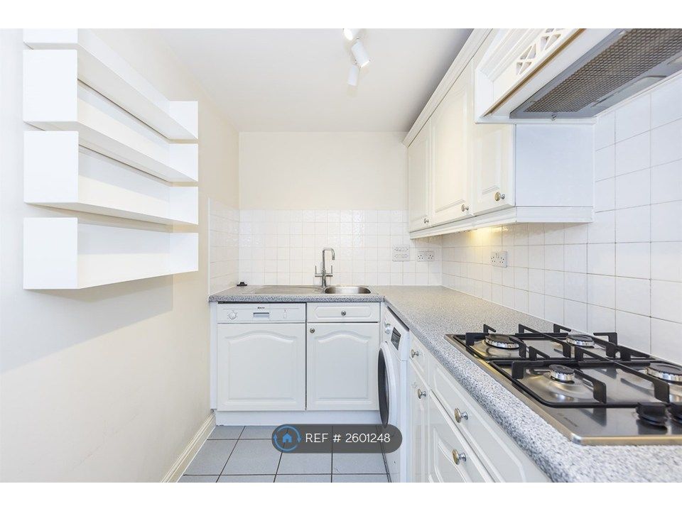 Property photo 3 of 14 Kitchen