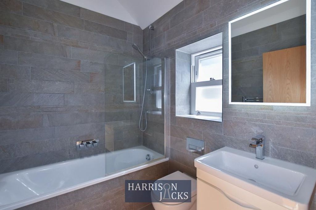 Property photo 3 of 15 En-Suite