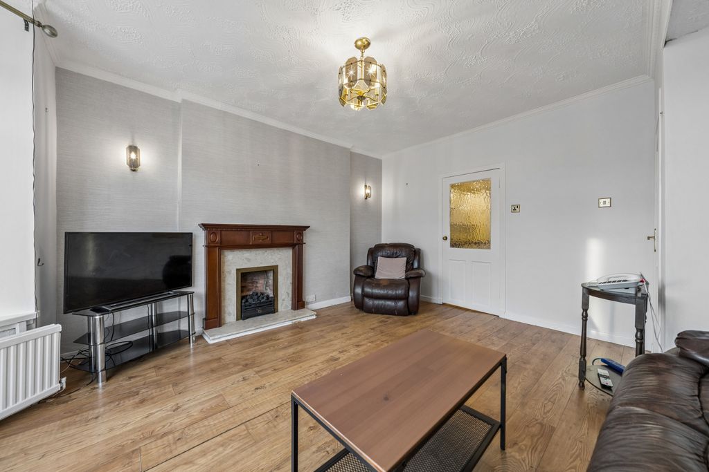 Property photo 3 of 25 Picture No. 04