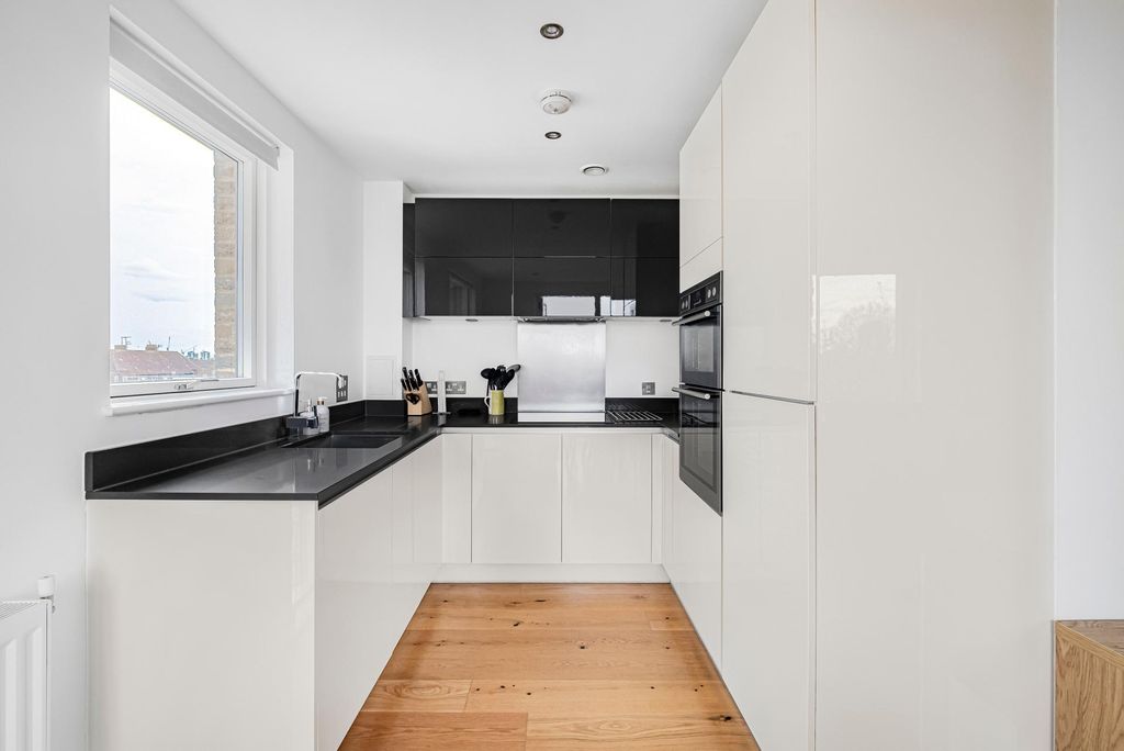 Property photo 3 of 13 Photo 2