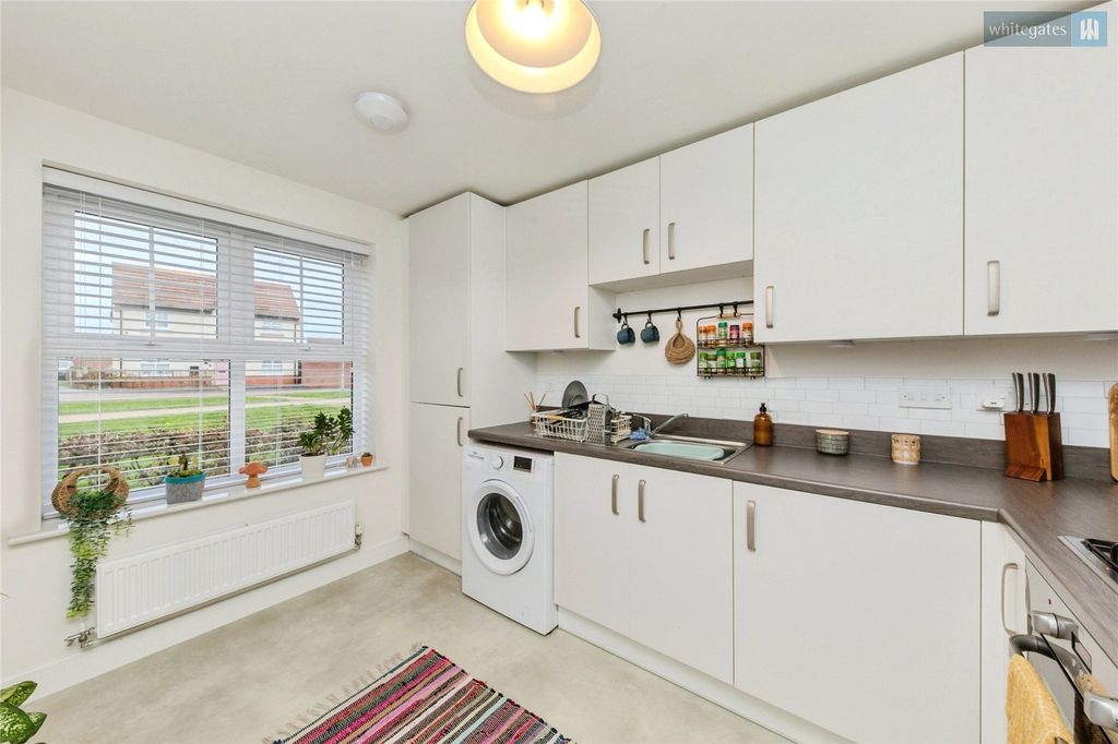 Property photo 3 of 17 Picture No. 02