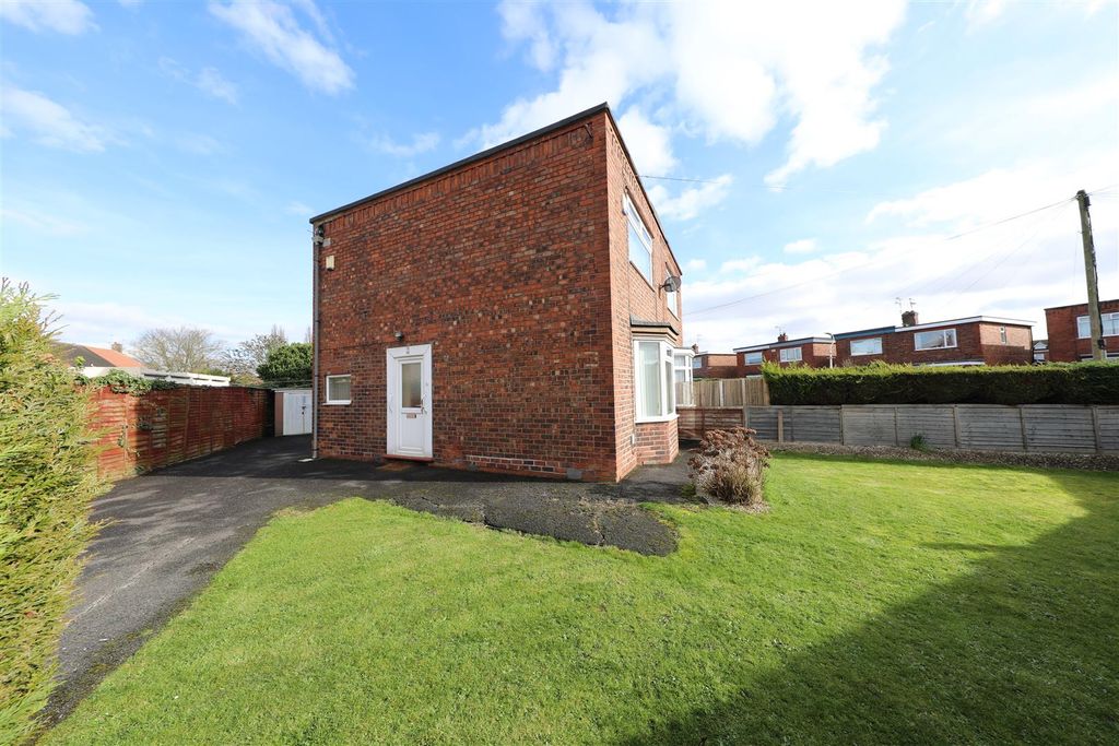 Property photo 3 of 15 Outside