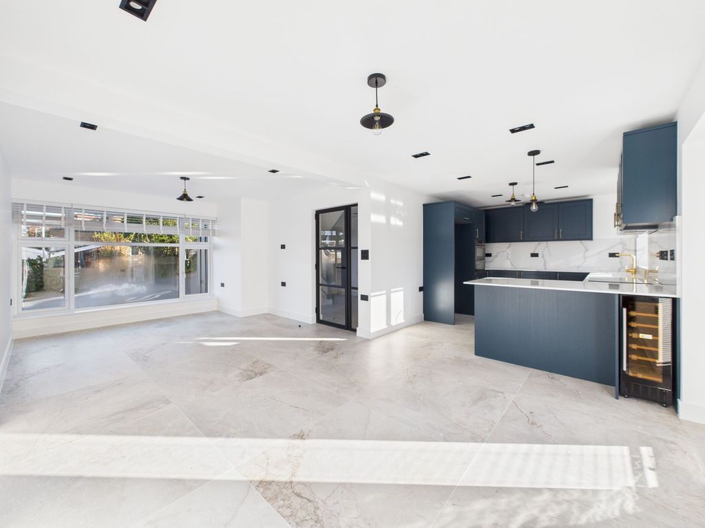 Property photo 3 of 29 Open-Plan Living