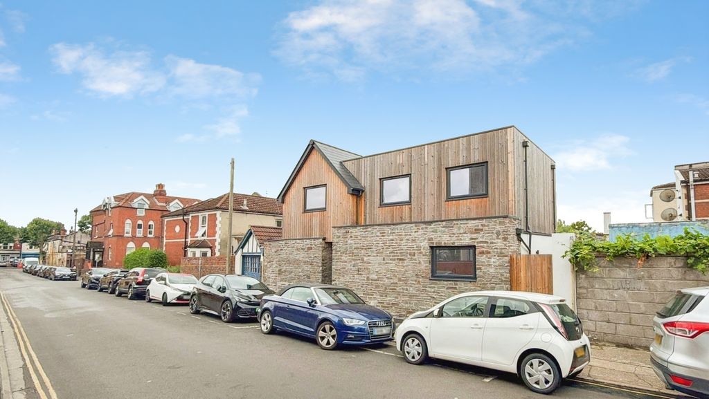Property photo 1 of 26 Pbox-Img.Jpg