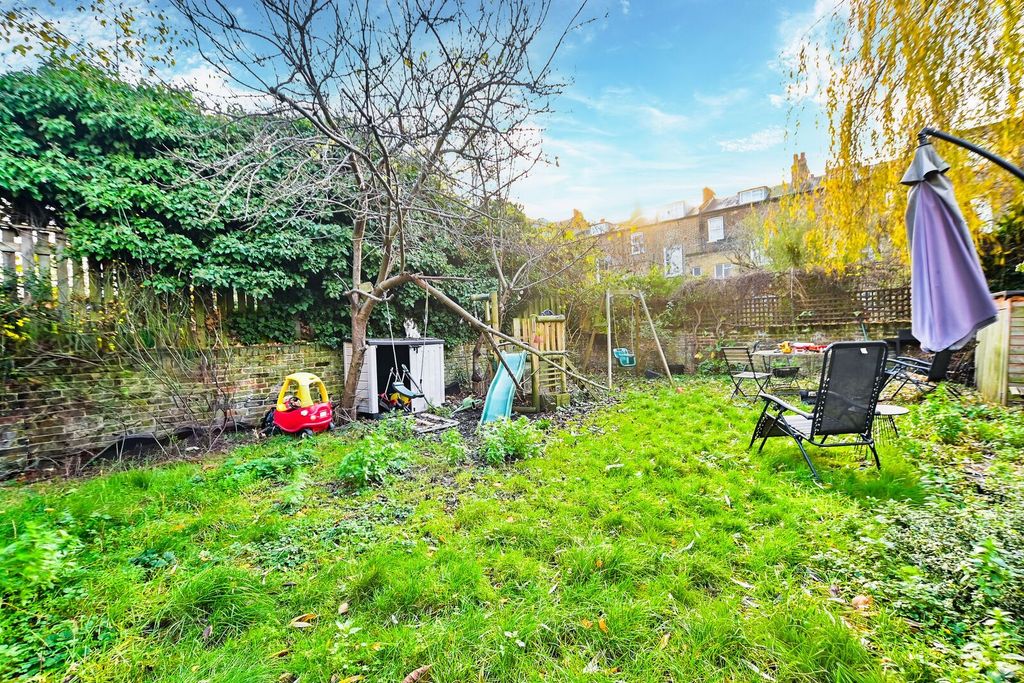 Property photo 2 of 9