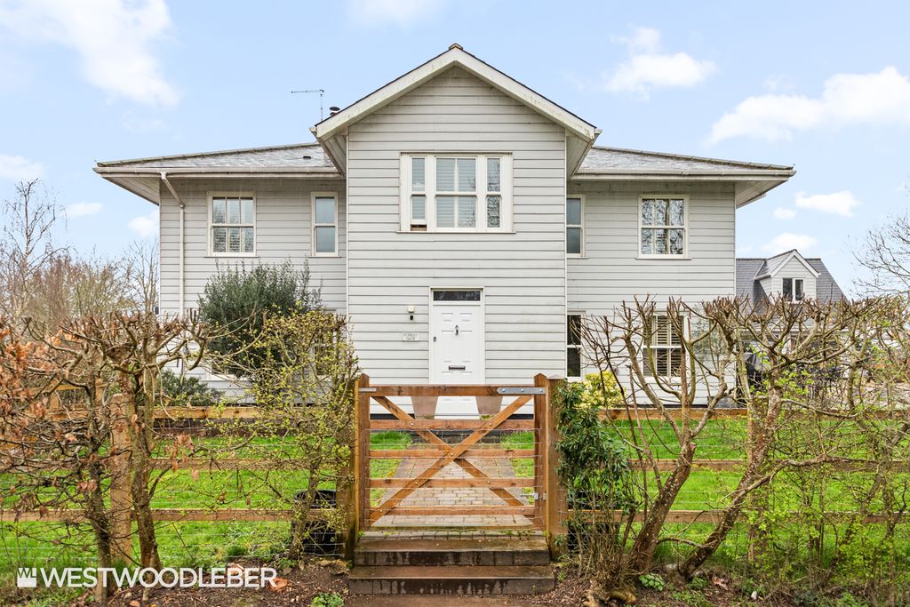 Property photo 1 of 39