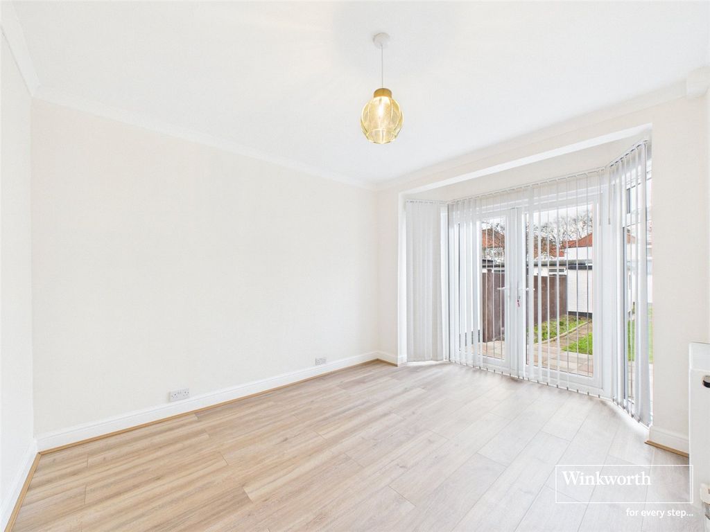 Property photo 3 of 10 Lounge/Dining Room