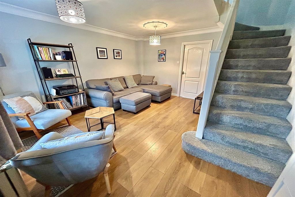 Property photo 2 of 19 Living Room