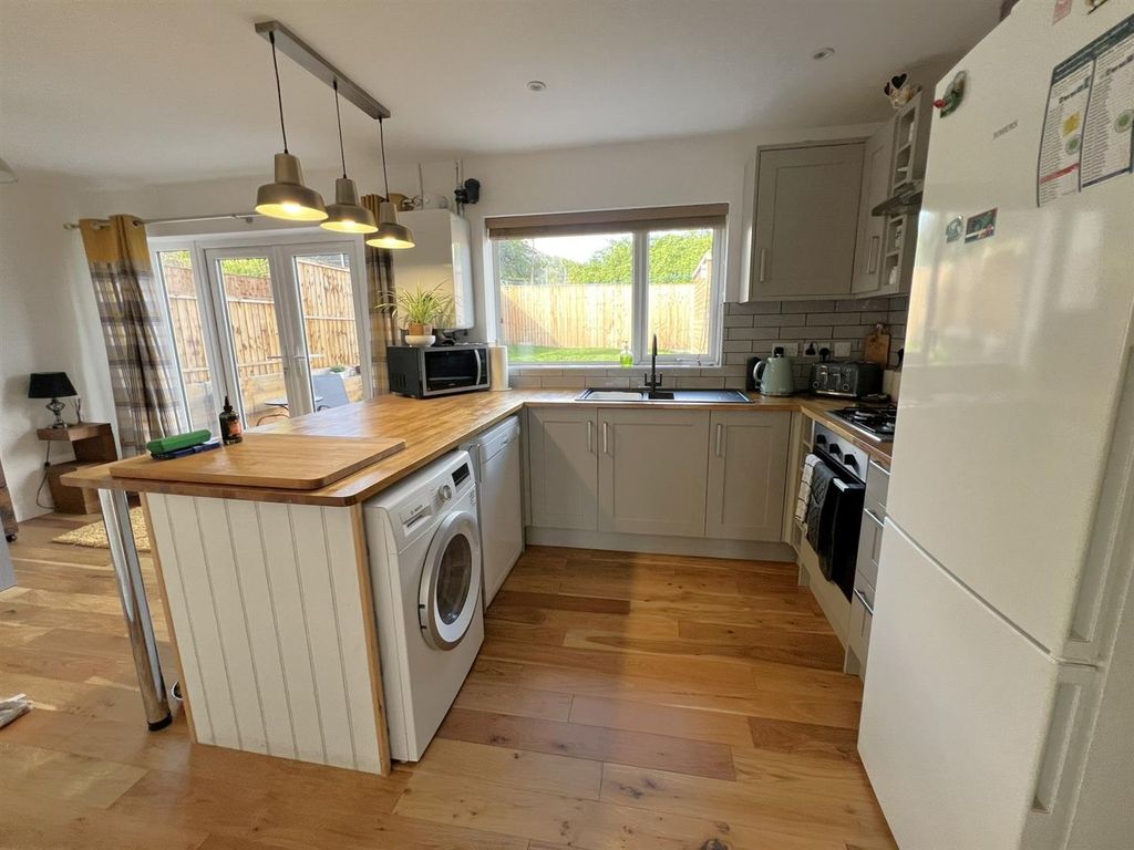 Property photo 3 of 9