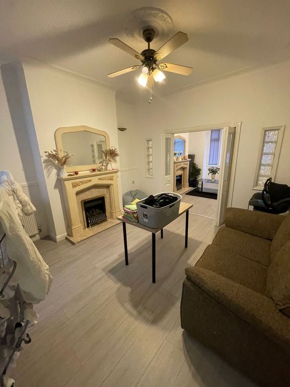 Property photo 3 of 13 Photo 8