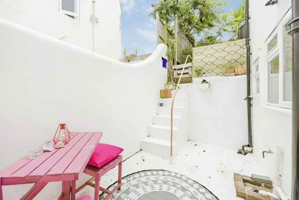 Property photo 2 of 11 70cc8645-Tlc_235Eb13A-84Aa-4893-A859-3Da76d30B61B_