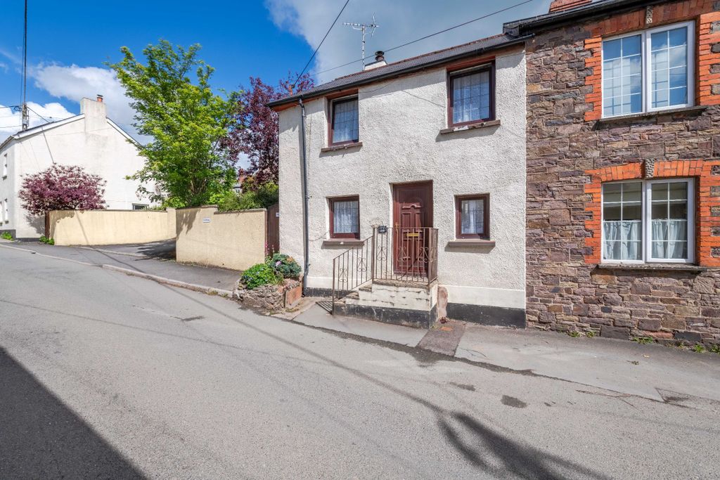 Property photo 1 of 18
