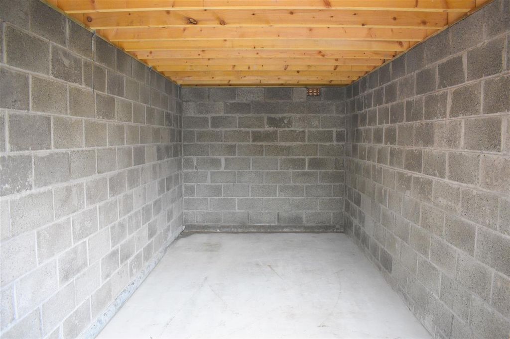 Property photo 2 of 2