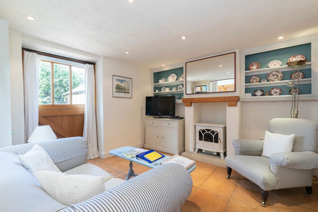 Property photo 2 of 18 Photo 02