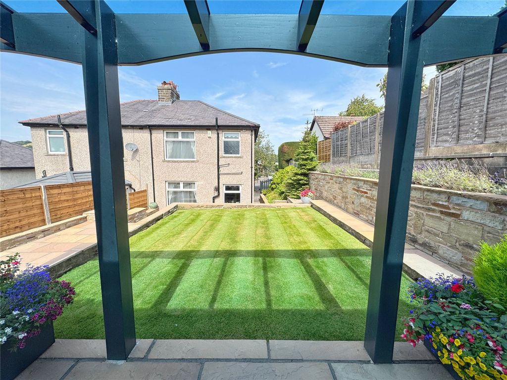 Property photo 3 of 40 Picture No. 08